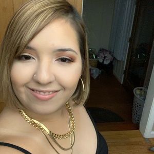 Meet your Posher, Casey